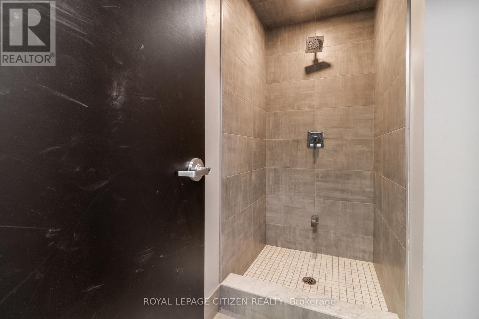 25 Meteor Drive, Toronto (West Humber-Clairville), Ontario  M9W 1A3 - Photo 27 - W12761770