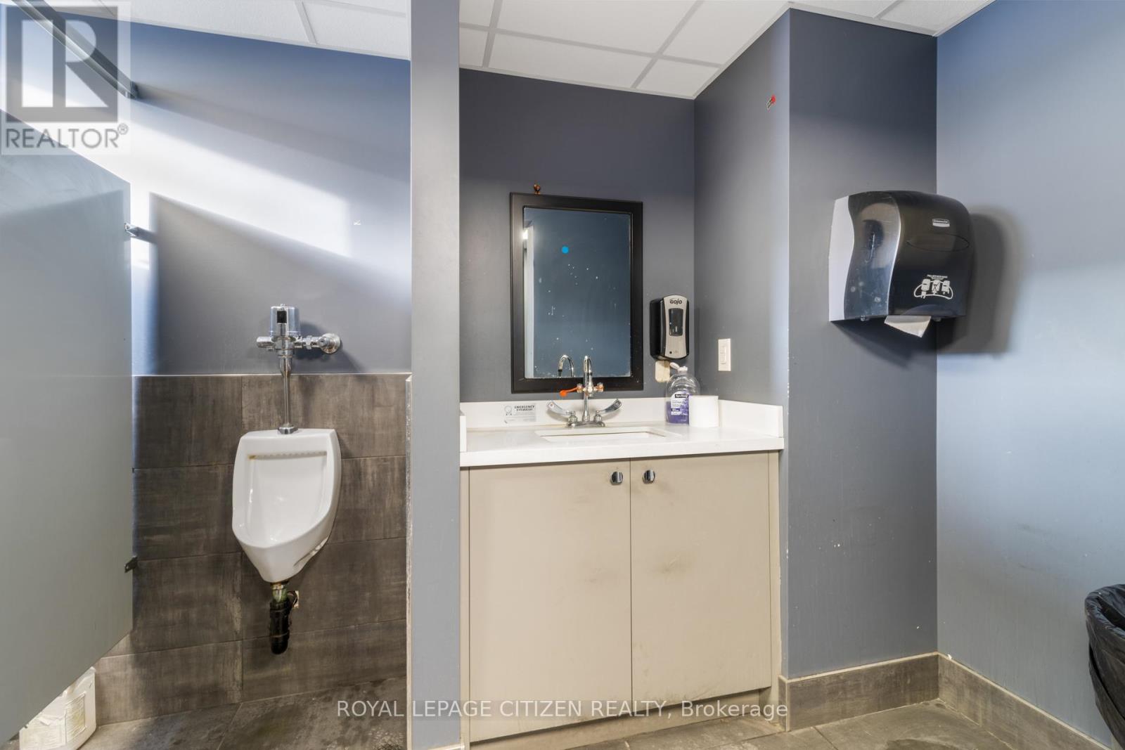 25 Meteor Drive, Toronto (West Humber-Clairville), Ontario  M9W 1A3 - Photo 29 - W12761770