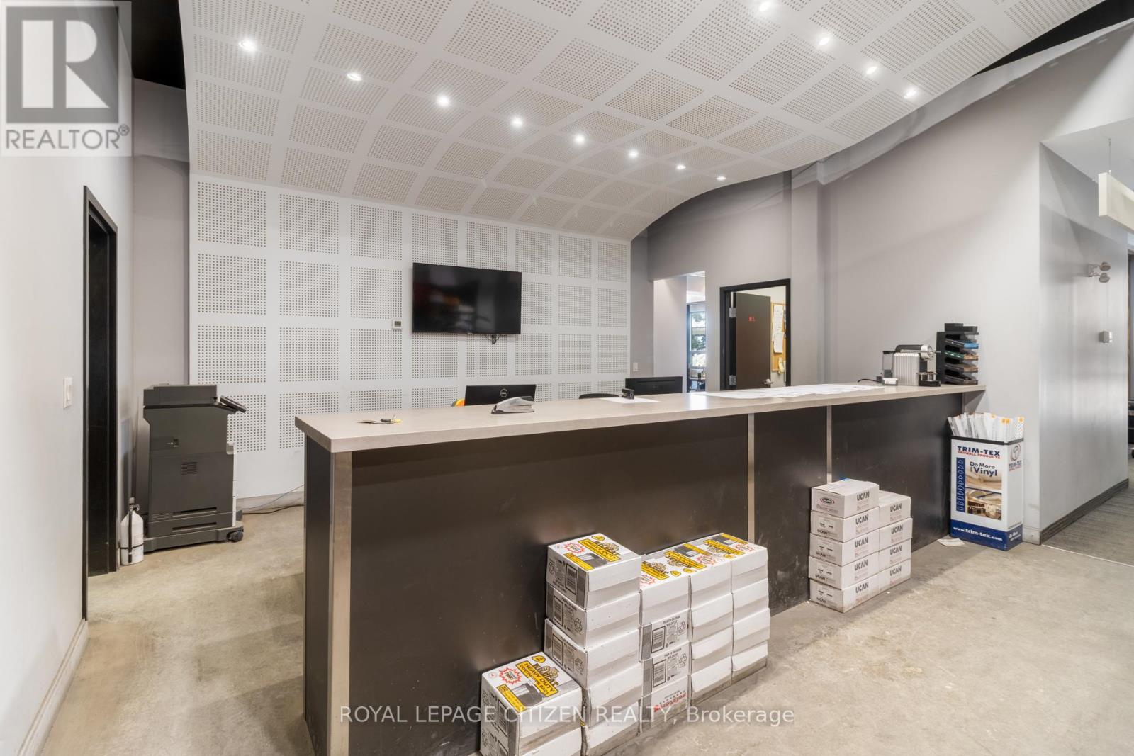 25 Meteor Drive, Toronto (West Humber-Clairville), Ontario  M9W 1A3 - Photo 30 - W12761770