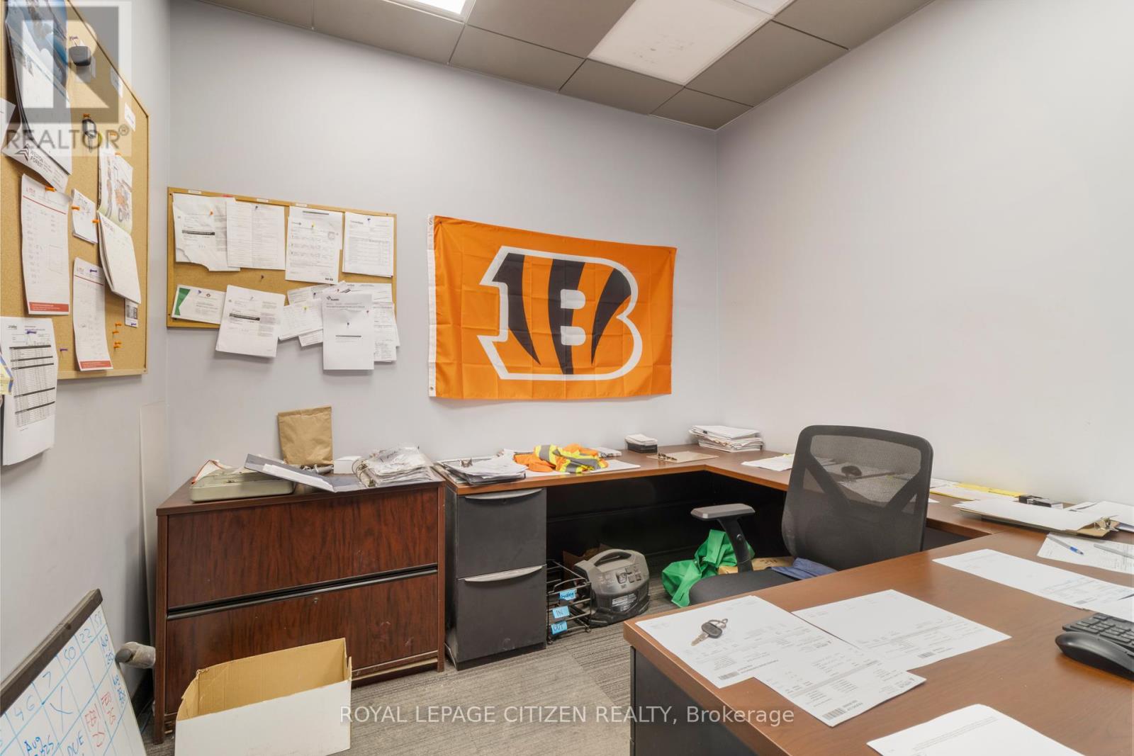 25 Meteor Drive, Toronto (West Humber-Clairville), Ontario  M9W 1A3 - Photo 34 - W12761770