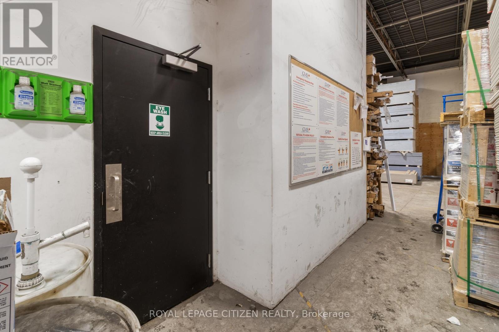 25 Meteor Drive, Toronto (West Humber-Clairville), Ontario  M9W 1A3 - Photo 37 - W12761770