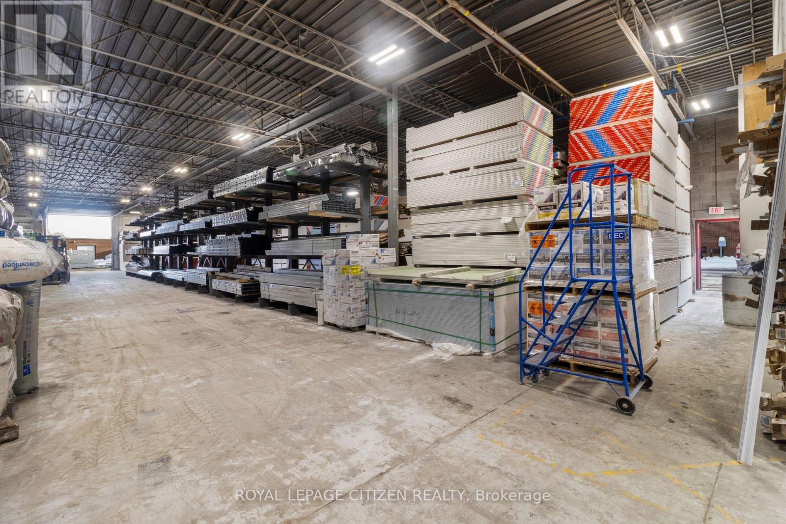 25 Meteor Drive, Toronto (West Humber-Clairville), Ontario  M9W 1A3 - Photo 39 - W12761770