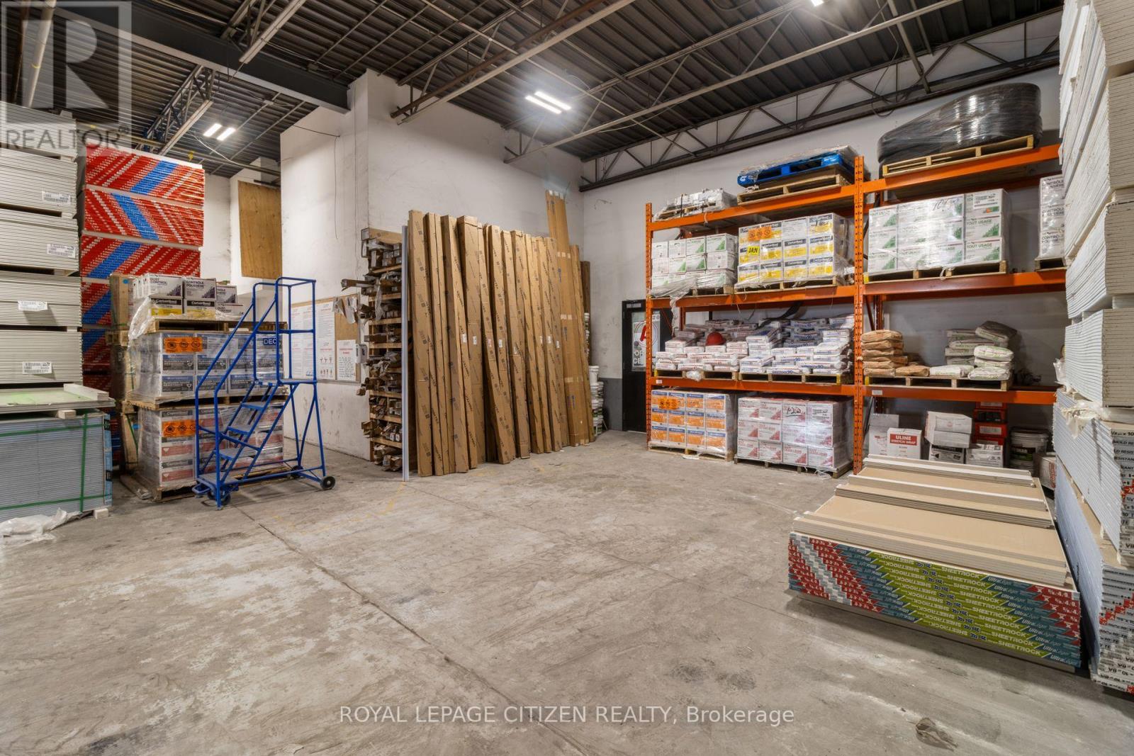 25 Meteor Drive, Toronto (West Humber-Clairville), Ontario  M9W 1A3 - Photo 40 - W12761770