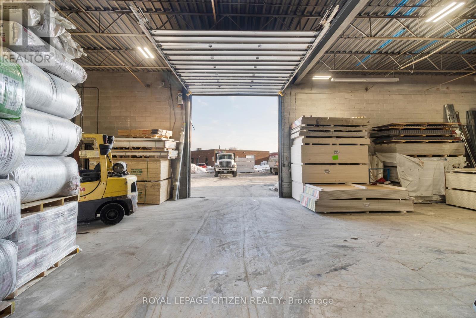 25 Meteor Drive, Toronto (West Humber-Clairville), Ontario  M9W 1A3 - Photo 41 - W12761770