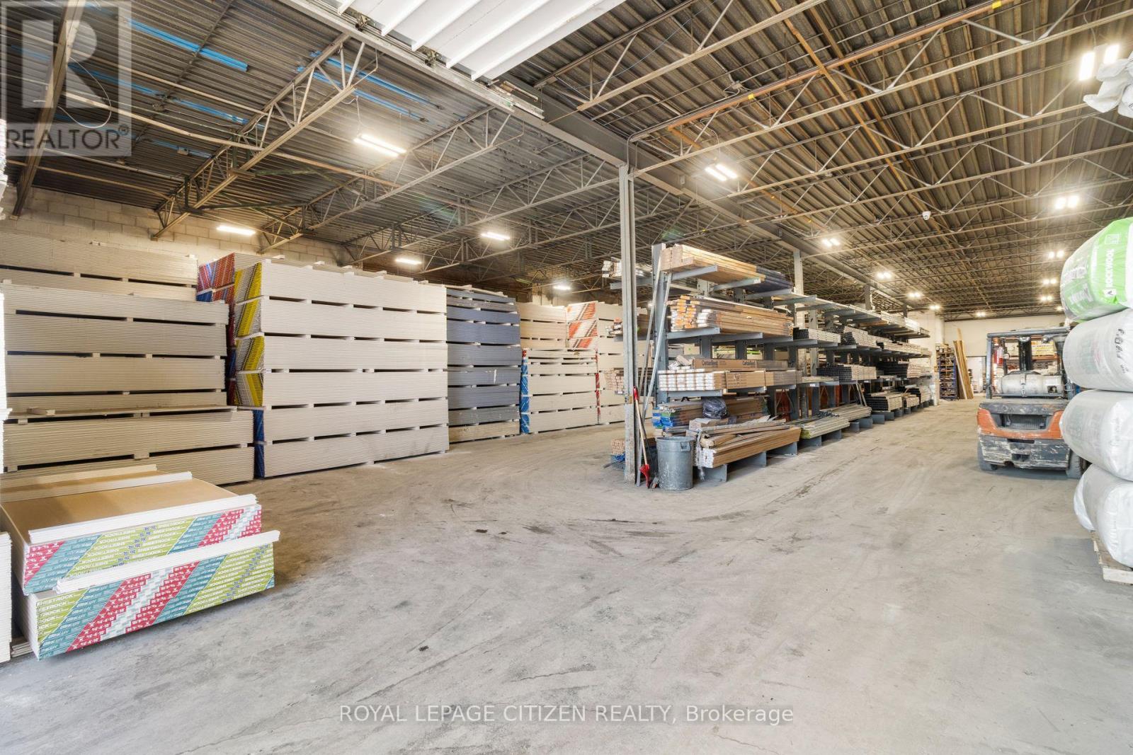 25 Meteor Drive, Toronto (West Humber-Clairville), Ontario  M9W 1A3 - Photo 44 - W12761770