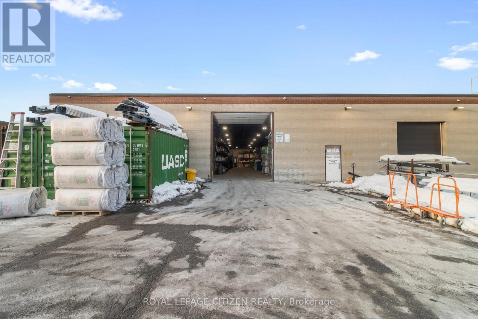 25 Meteor Drive, Toronto (West Humber-Clairville), Ontario  M9W 1A3 - Photo 47 - W12761770