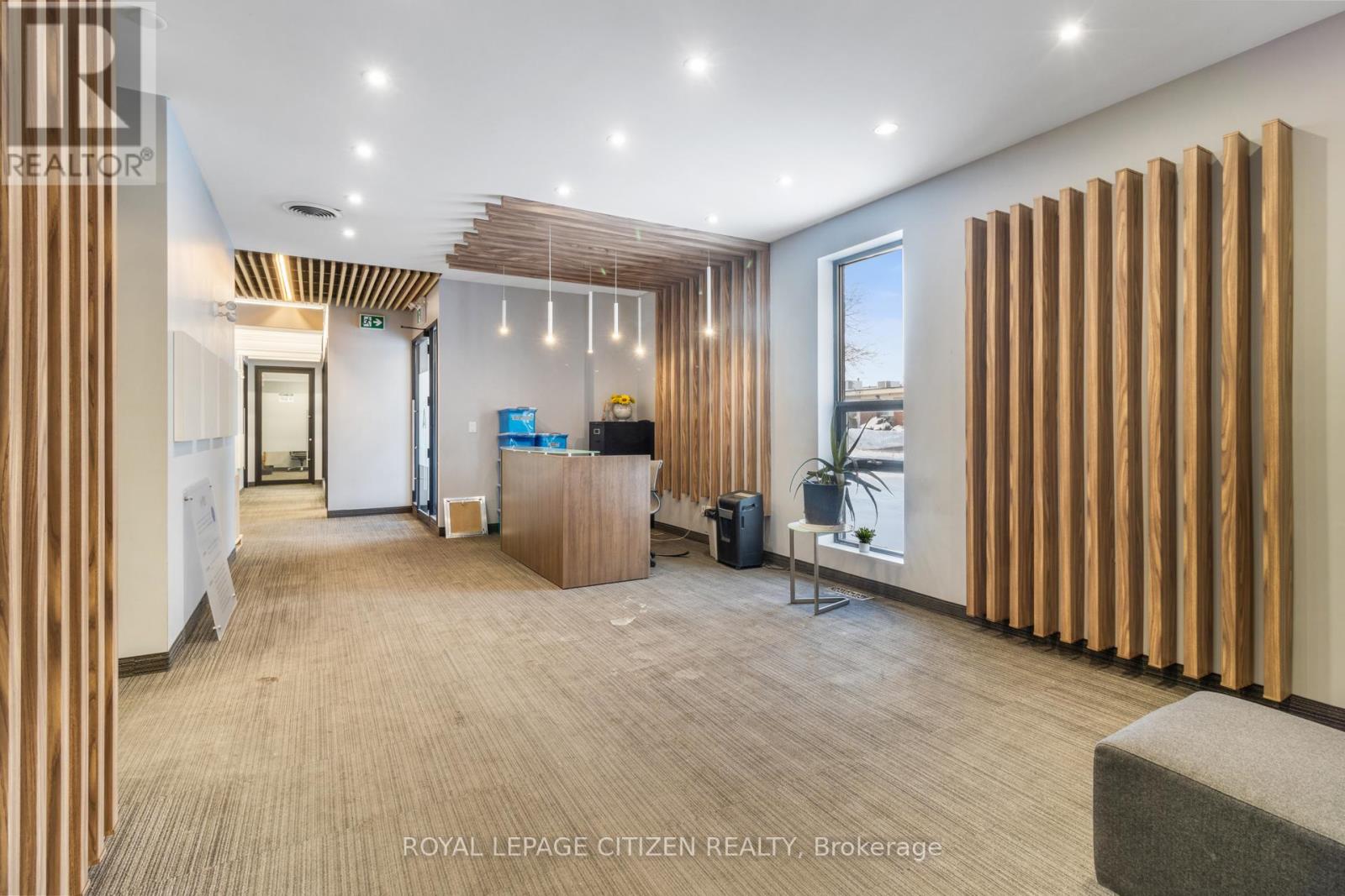 25 Meteor Drive, Toronto (West Humber-Clairville), Ontario  M9W 1A3 - Photo 7 - W12761770