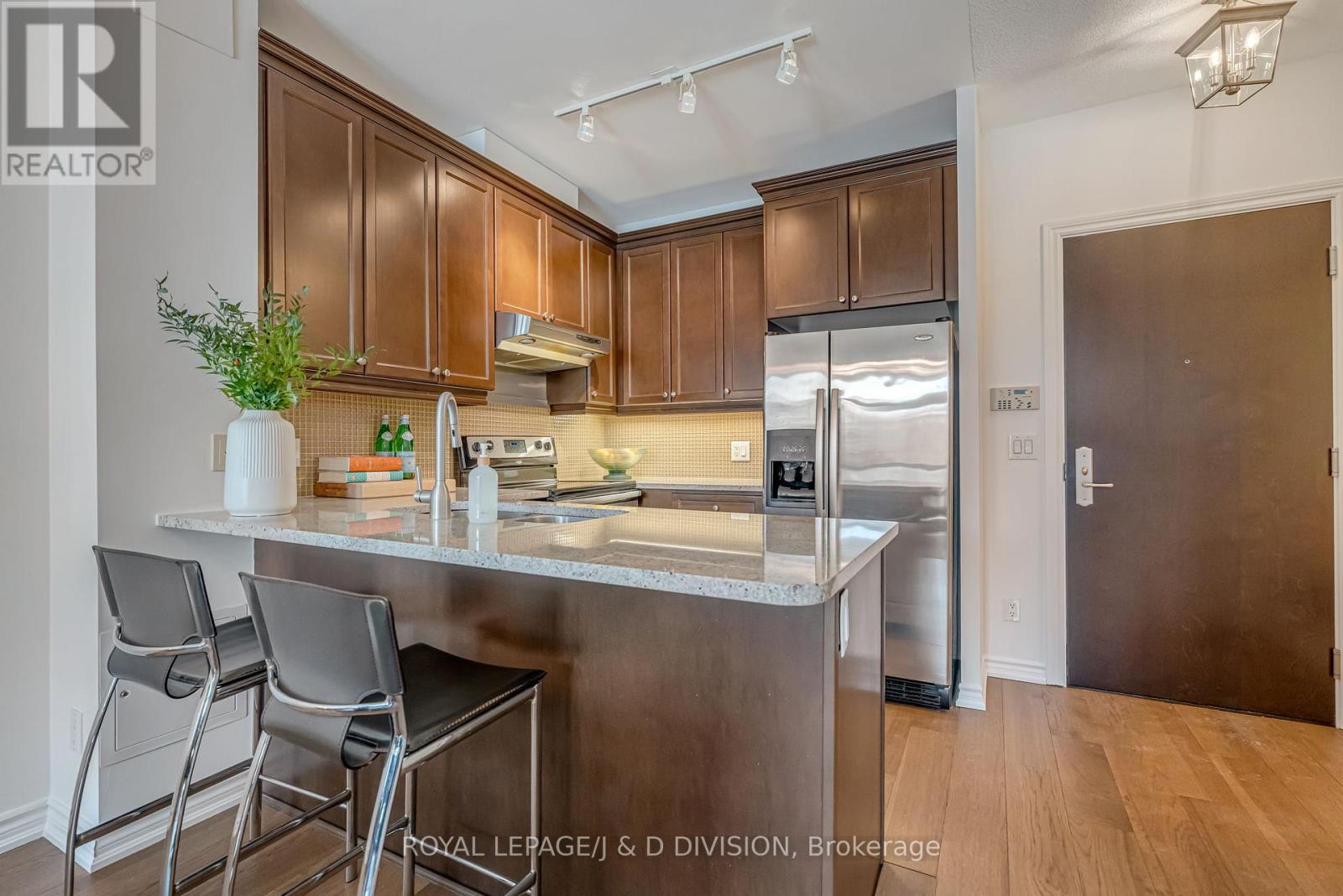 413 - 1135 Royal York Road, Toronto, Ontario  M9A 0C3 - Photo 10 - W12761774