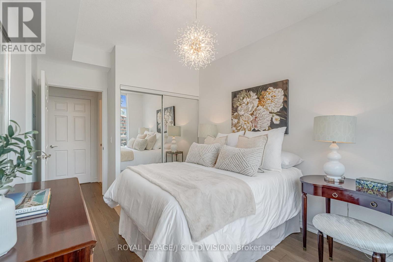 413 - 1135 Royal York Road, Toronto, Ontario  M9A 0C3 - Photo 19 - W12761774