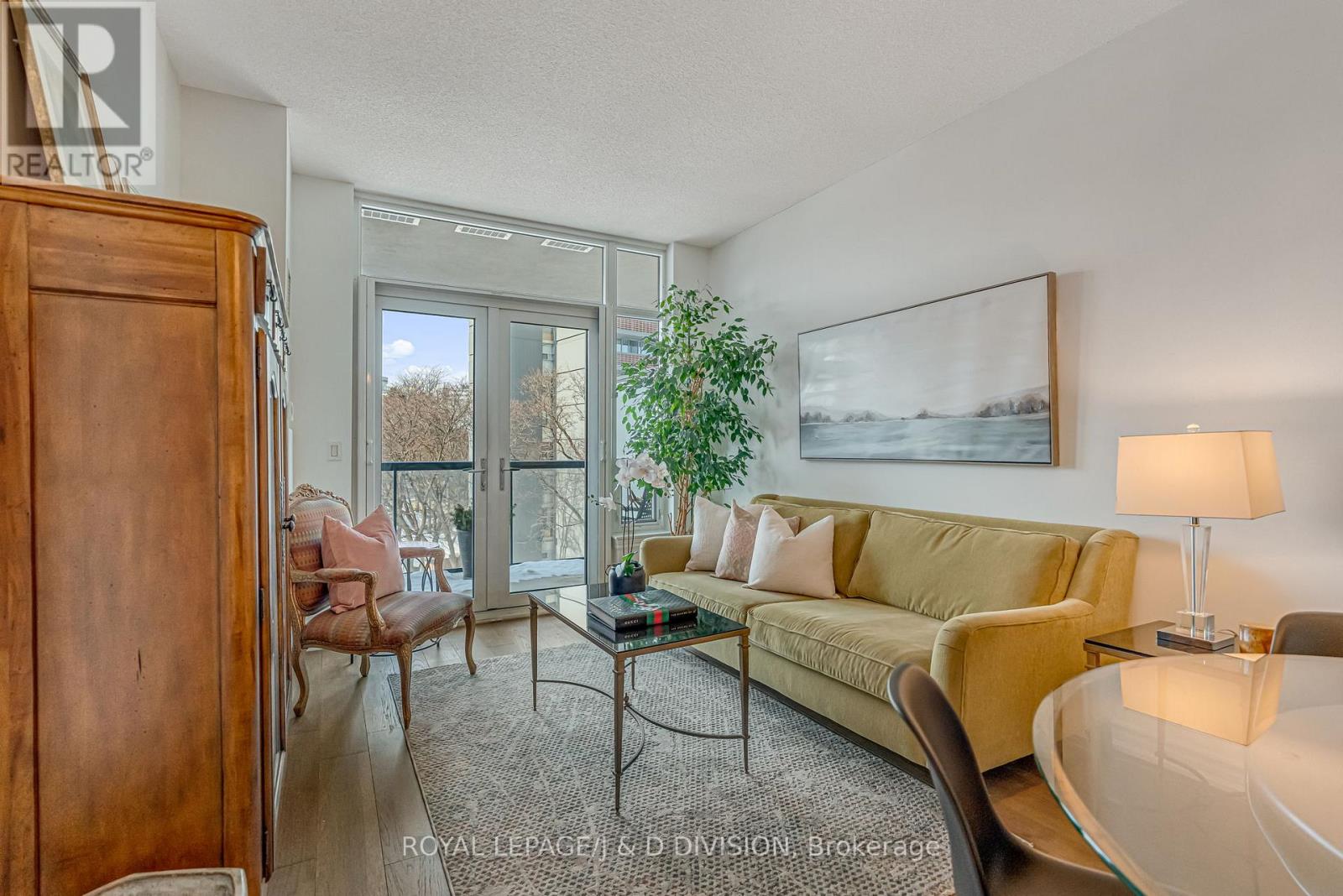413 - 1135 Royal York Road, Toronto, Ontario  M9A 0C3 - Photo 3 - W12761774