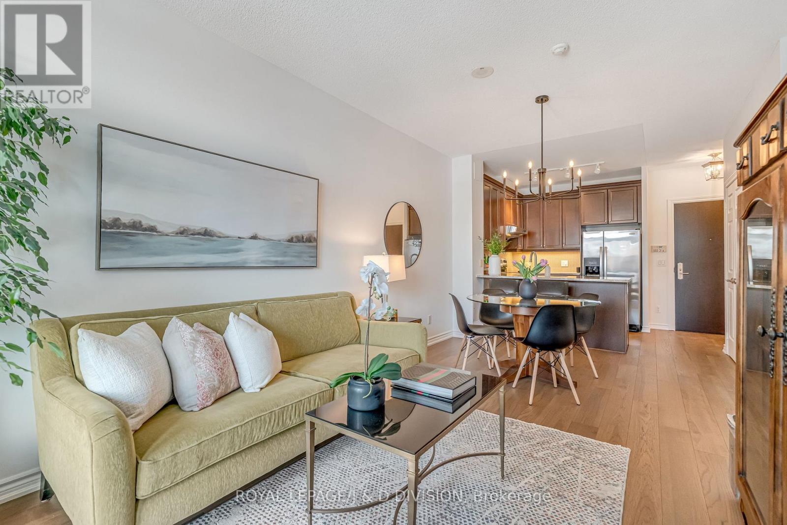 413 - 1135 Royal York Road, Toronto, Ontario  M9A 0C3 - Photo 6 - W12761774