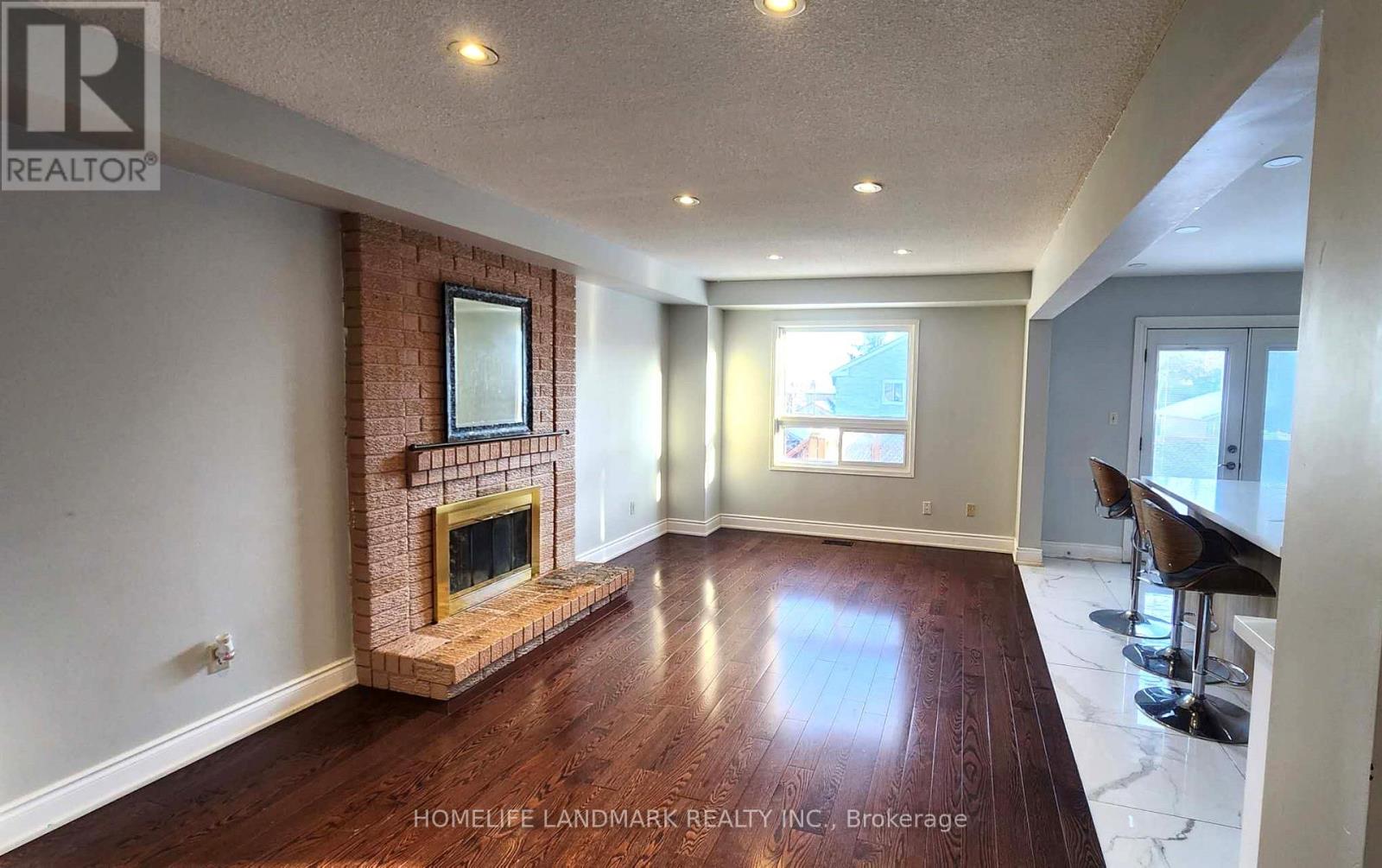 Upper - 200 Forsyth Road, Newmarket, Ontario  L3Y 7Y1 - Photo 3 - N12751602