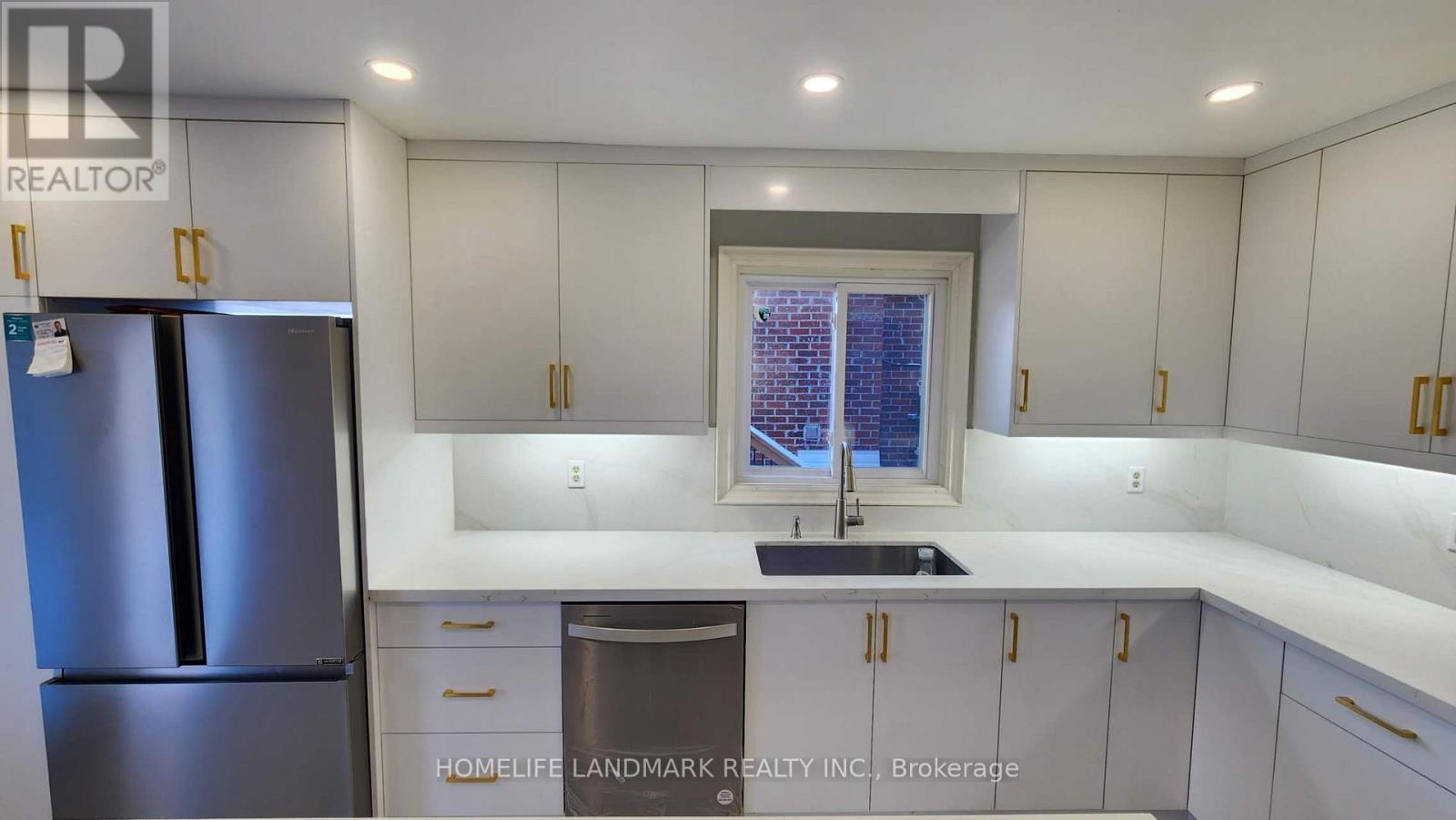 Upper - 200 Forsyth Road, Newmarket, Ontario  L3Y 7Y1 - Photo 7 - N12751602