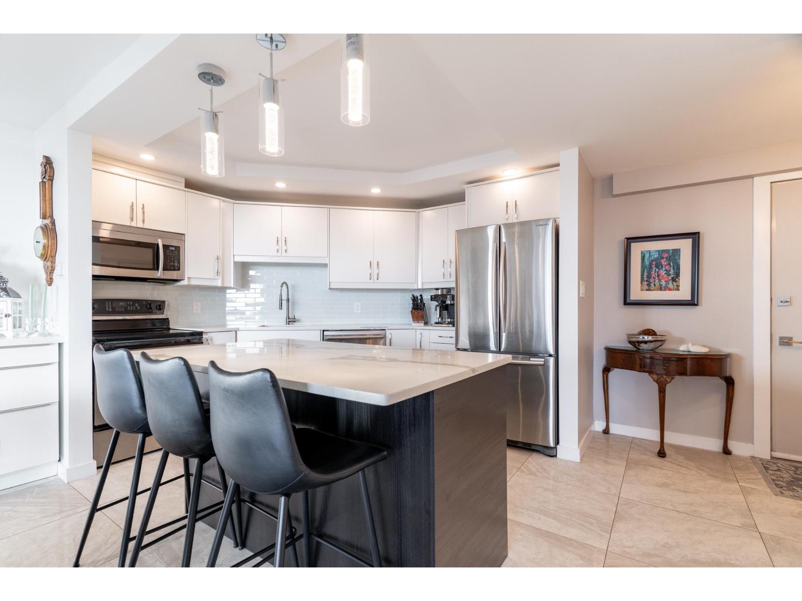 405 1480 Foster Street, White Rock, British Columbia  V4B 3X7 - Photo 3 - R3085798