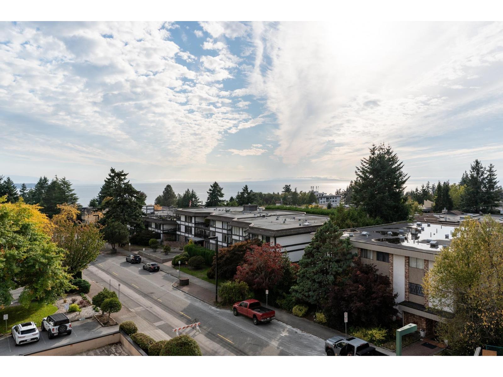 405 1480 FOSTER STREET, White Rock, British Columbia