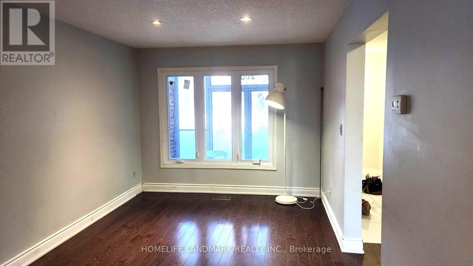 Upper - 200 Forsyth Road, Newmarket, Ontario  L3Y 7Y1 - Photo 4 - N12751602