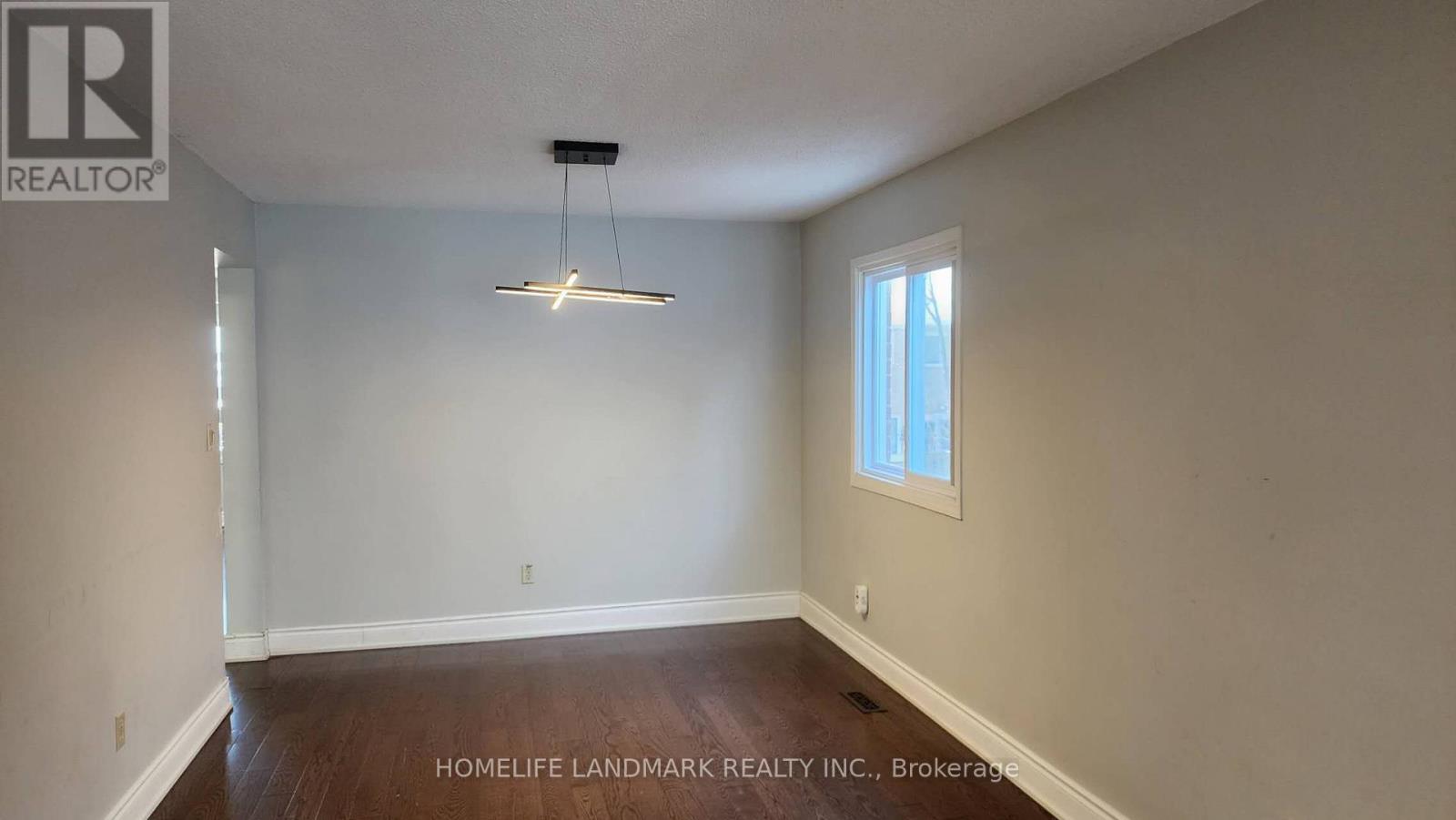 Upper - 200 Forsyth Road, Newmarket, Ontario  L3Y 7Y1 - Photo 5 - N12751602