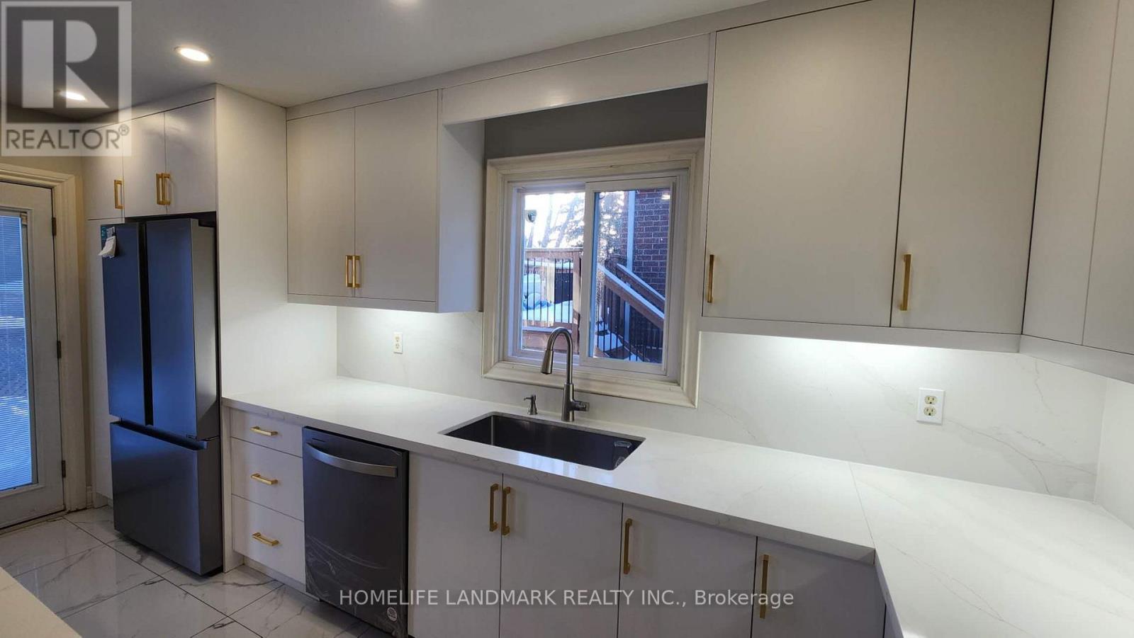 Upper - 200 Forsyth Road, Newmarket, Ontario  L3Y 7Y1 - Photo 9 - N12751602