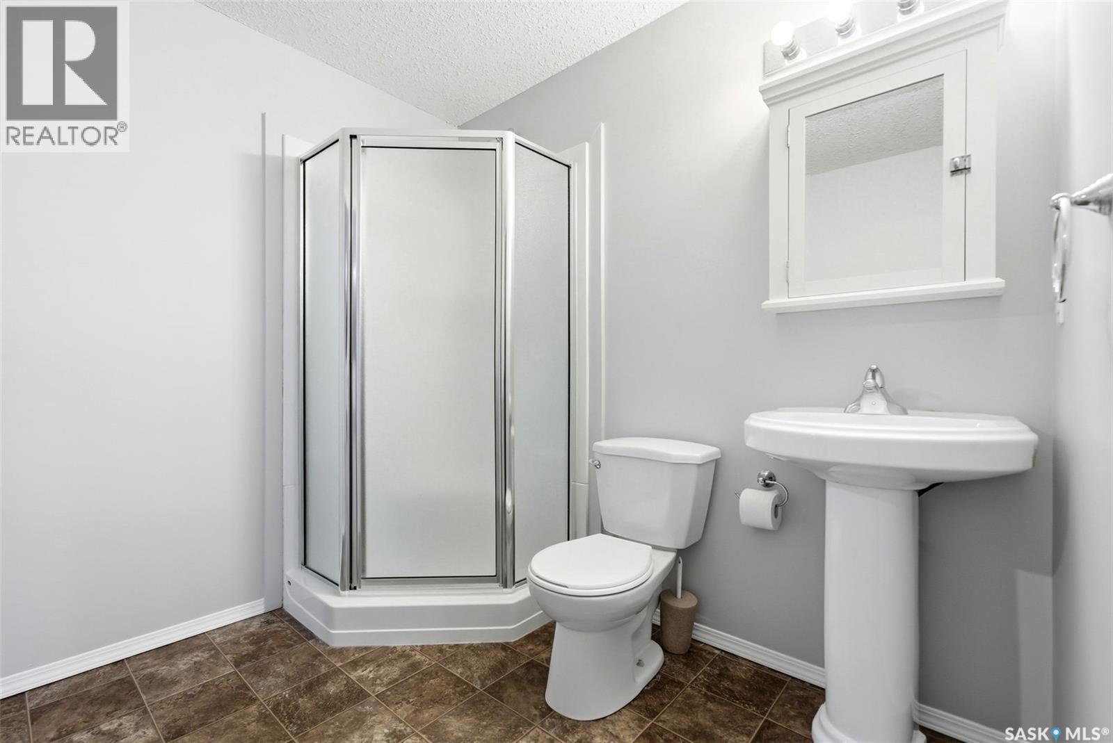 22 2751 Windsor Park Road, Regina, Saskatchewan  S4V 1H1 - Photo 26 - SK028010