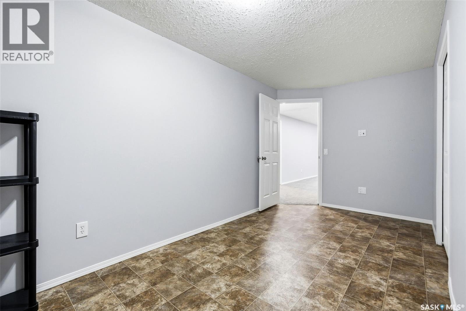 22 2751 Windsor Park Road, Regina, Saskatchewan  S4V 1H1 - Photo 28 - SK028010