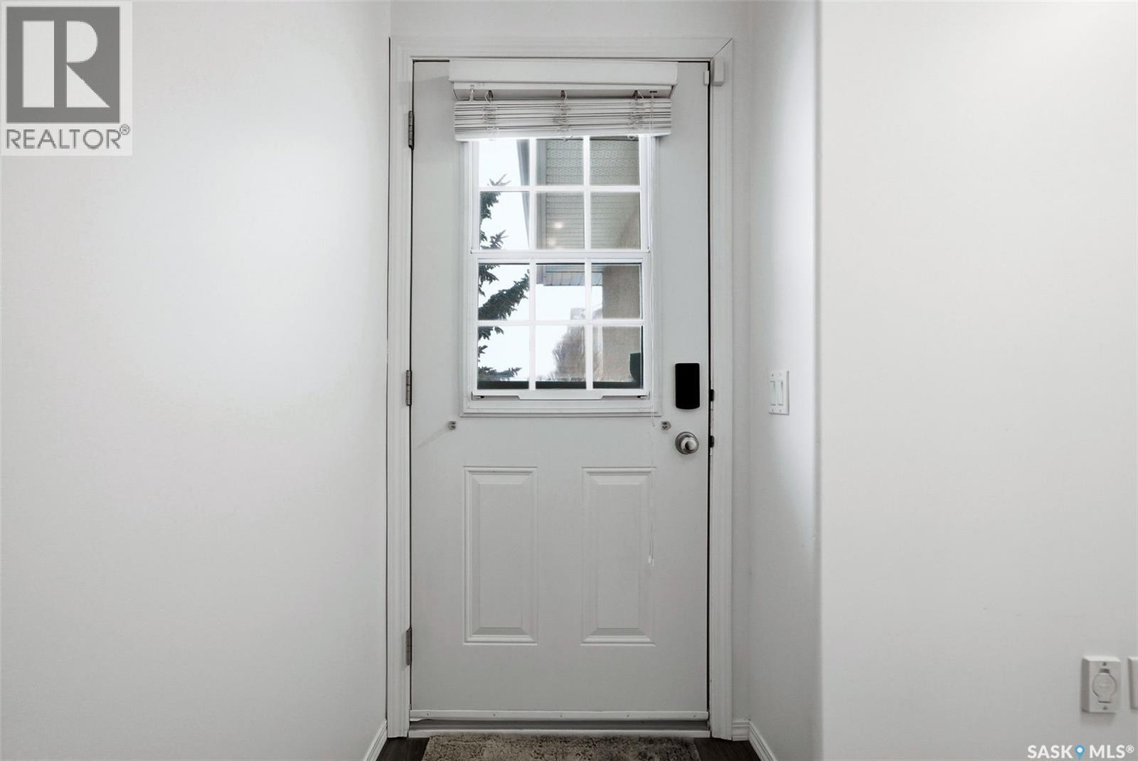 22 2751 Windsor Park Road, Regina, Saskatchewan  S4V 1H1 - Photo 3 - SK028010