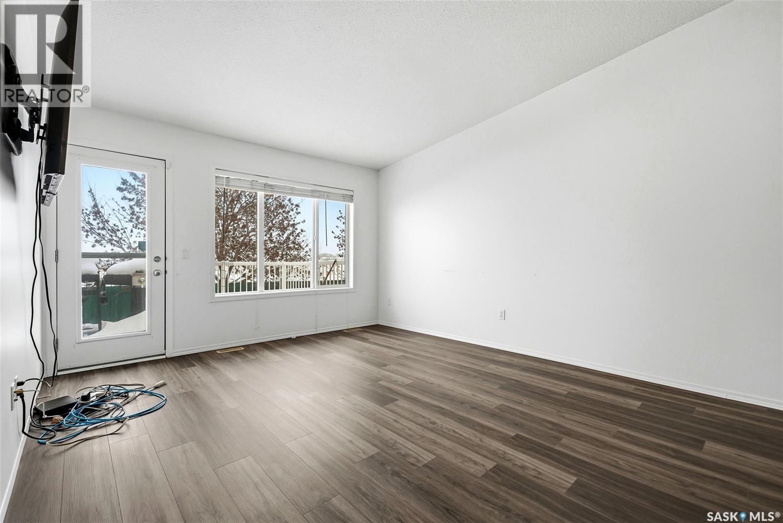 22 2751 Windsor Park Road, Regina, Saskatchewan  S4V 1H1 - Photo 5 - SK028010