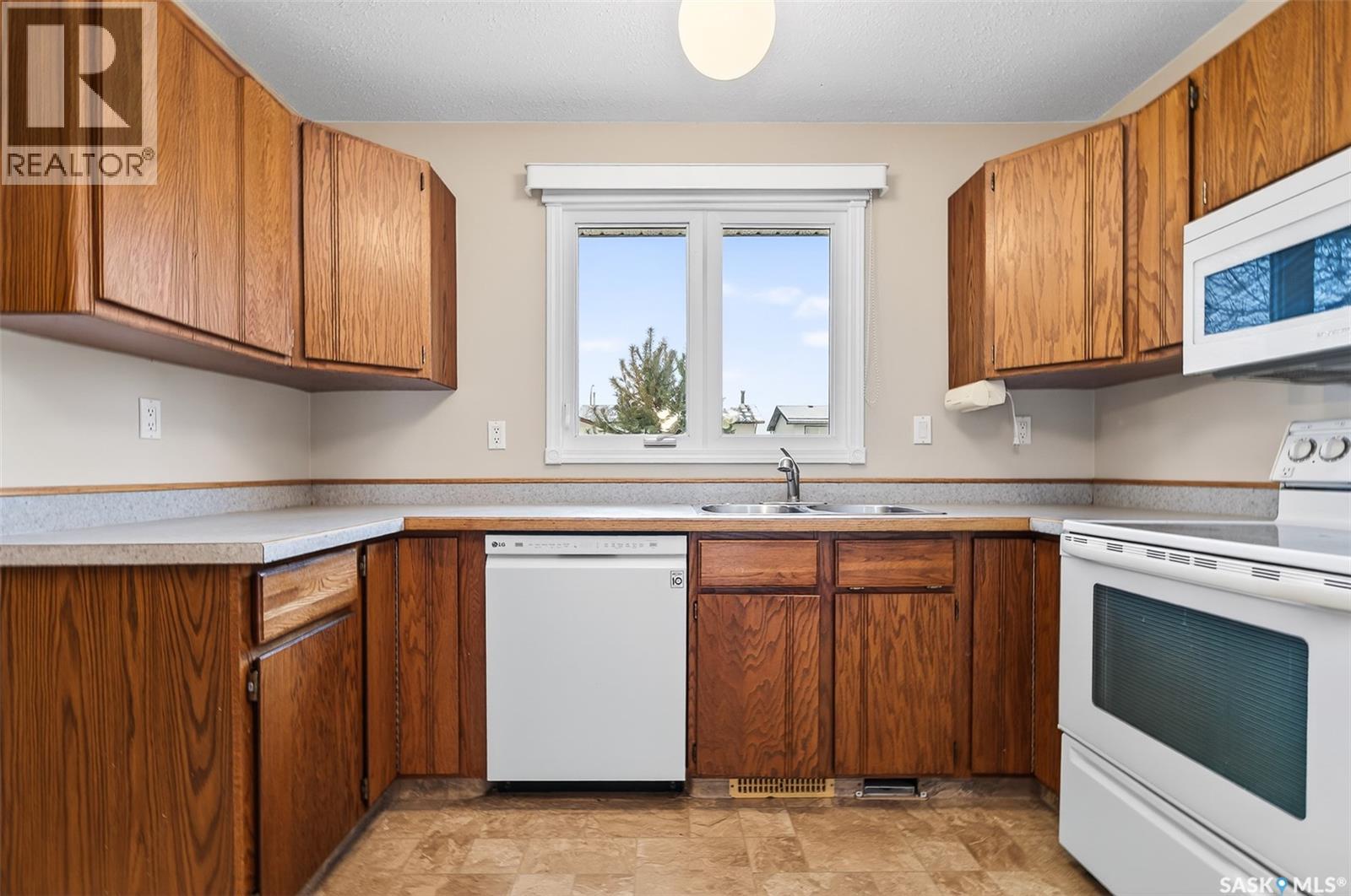 1641 Smith Street, Moose Jaw, Saskatchewan  S6K 1A7 - Photo 15 - SK028004