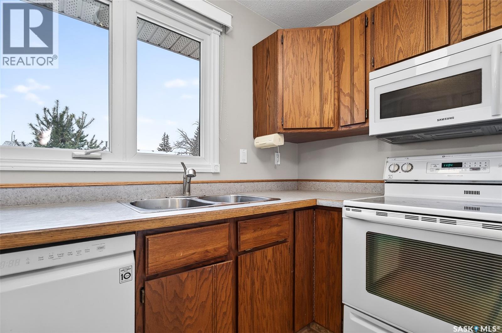 1641 Smith Street, Moose Jaw, Saskatchewan  S6K 1A7 - Photo 16 - SK028004