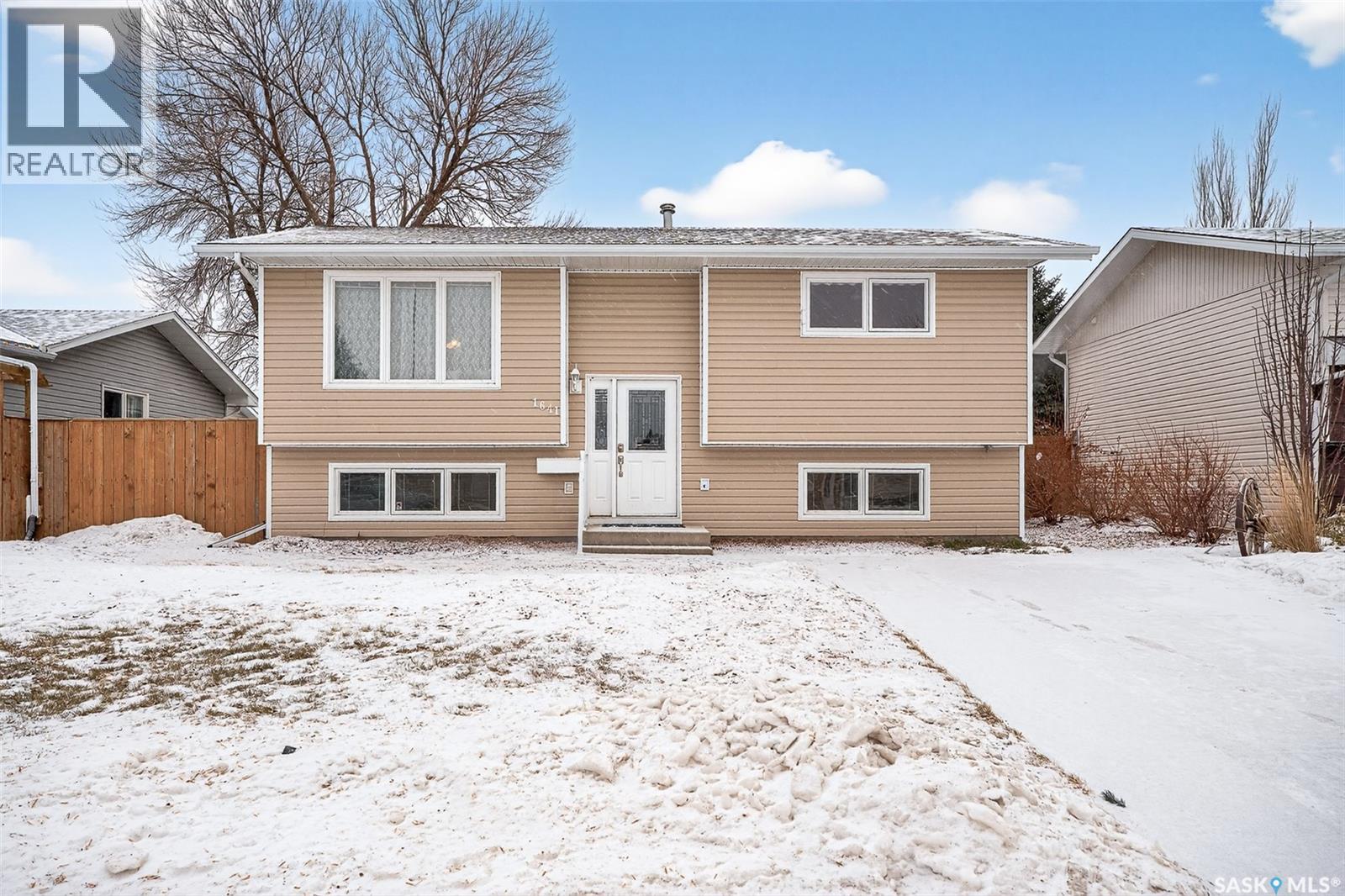 1641 Smith Street, Moose Jaw, Saskatchewan  S6K 1A7 - Photo 40 - SK028004