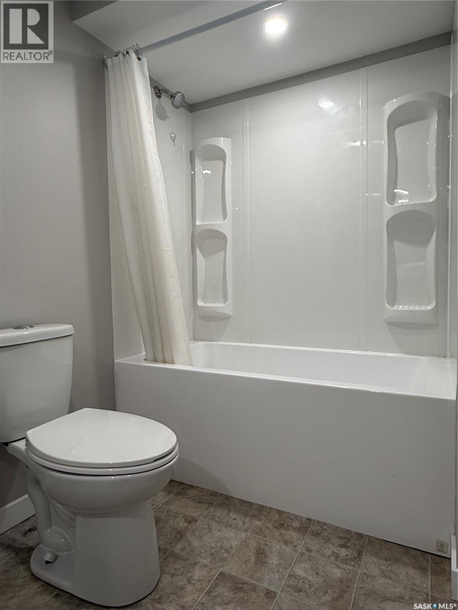 334 9th Avenue W, Melville, Saskatchewan  S0A 2P0 - Photo 24 - SK027998