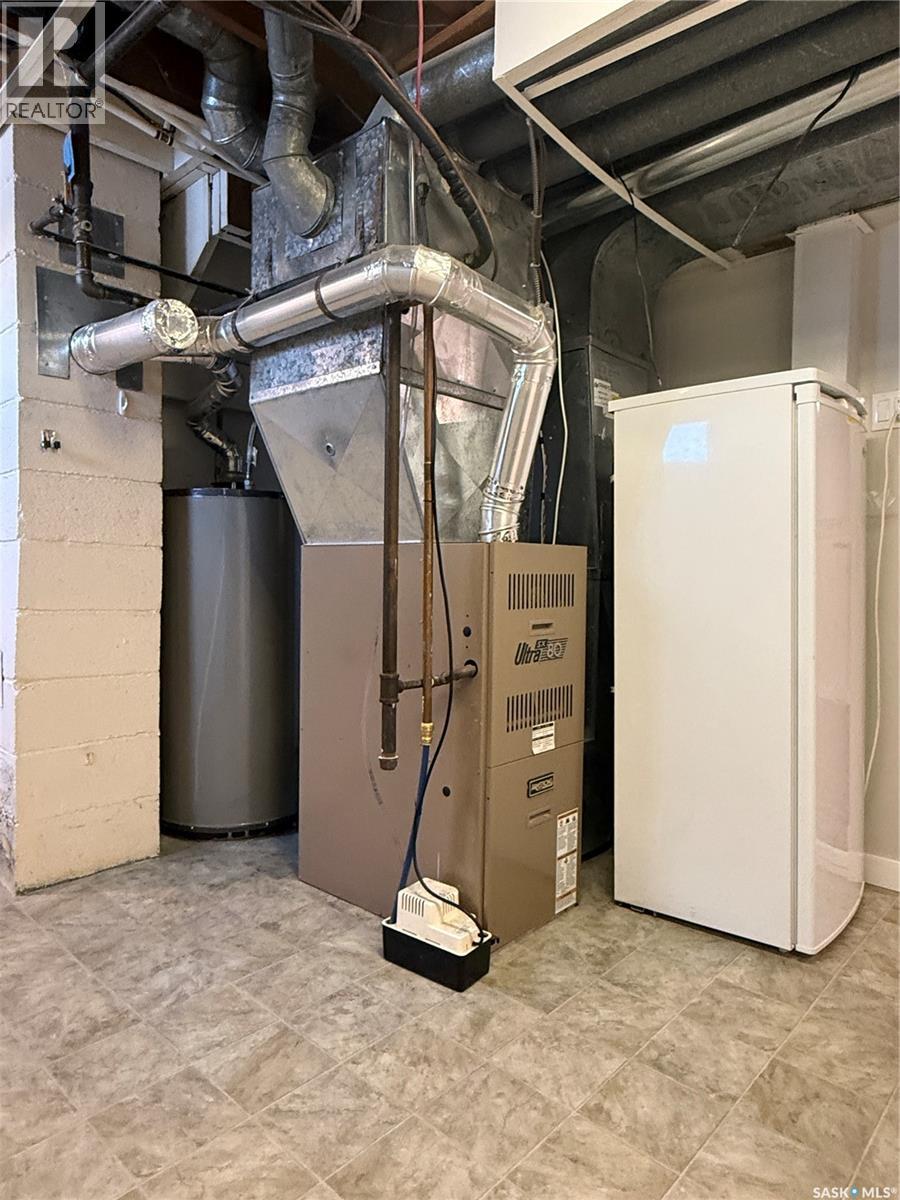 334 9th Avenue W, Melville, Saskatchewan  S0A 2P0 - Photo 32 - SK027998