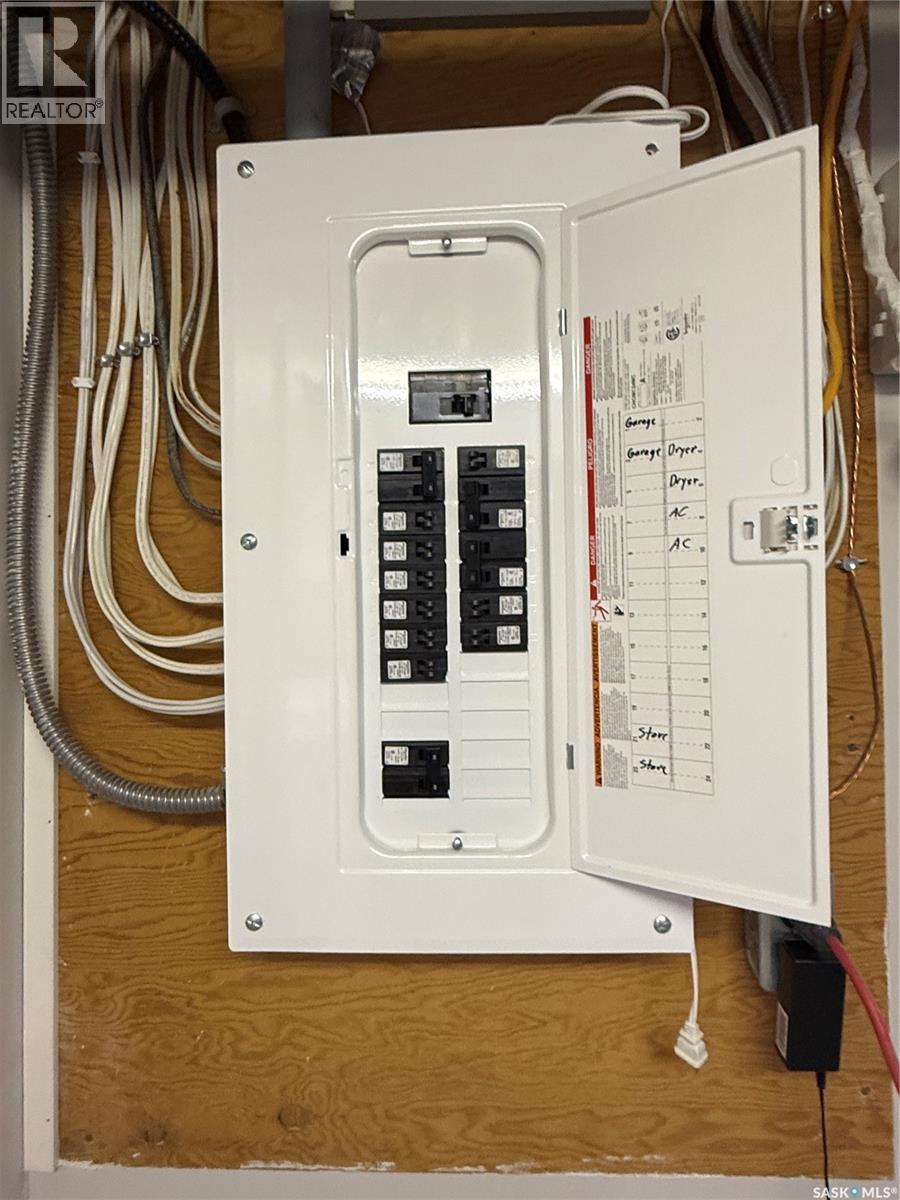 334 9th Avenue W, Melville, Saskatchewan  S0A 2P0 - Photo 33 - SK027998