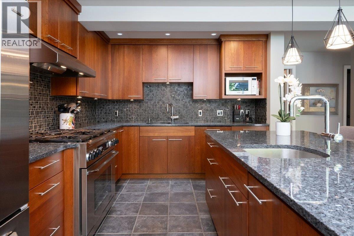 2864 Bushnell Place, North Vancouver, British Columbia  V7J 2Y8 - Photo 4 - R3072279