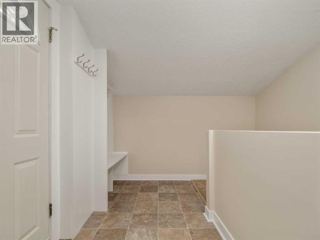 957 12 St  S, Lethbridge, Alberta  T1J 2S8 - Photo 11 - A2282726