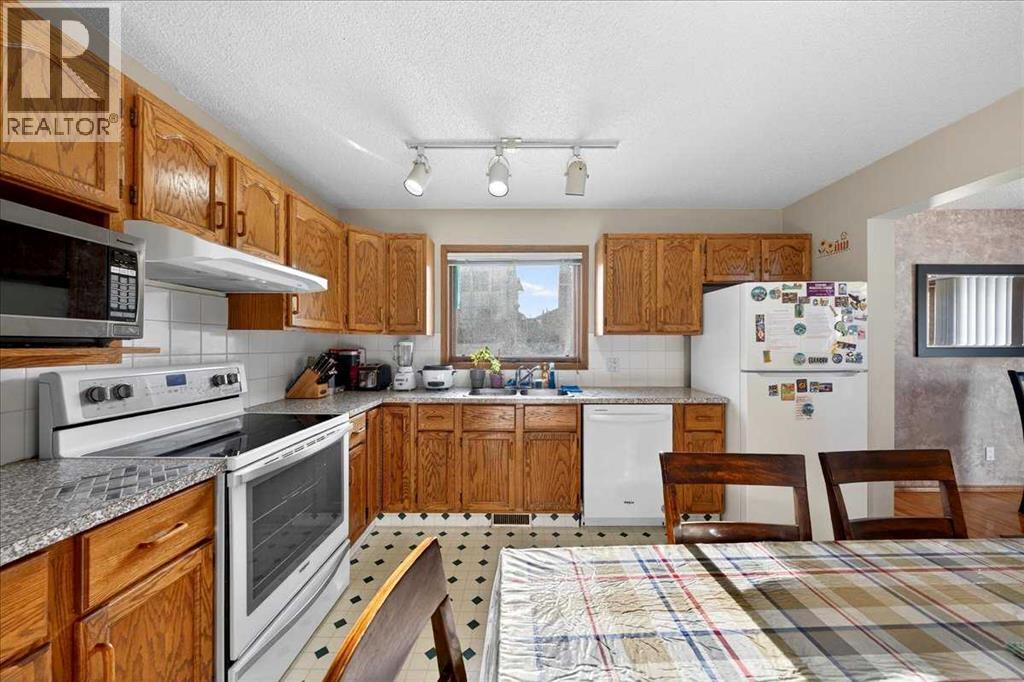 210 Shawinigan Way Sw, Calgary, Alberta  T2Y 2W3 - Photo 13 - A2284079