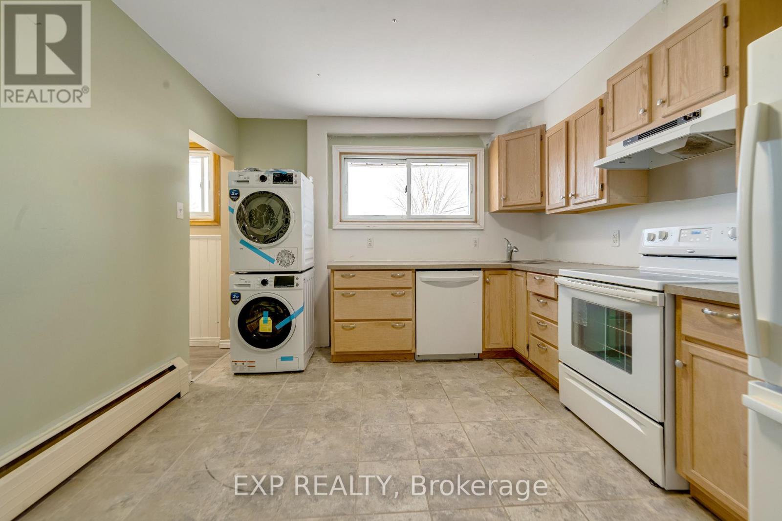 Upper Unit - 1023 Eagle Drive, London South, Ontario  N5Z 3H4 - Photo 8 - X12761240