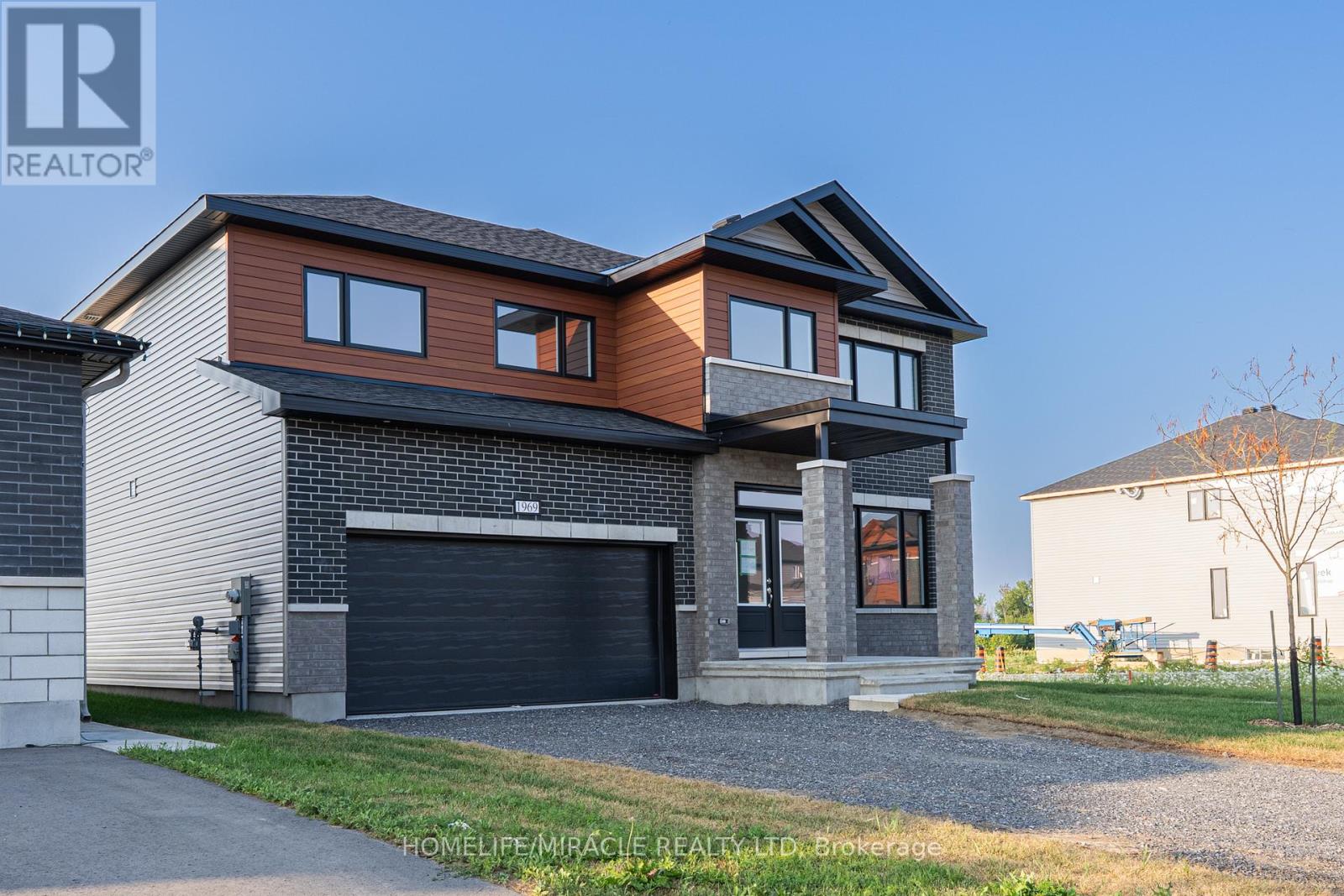 1969 Hawker Private, Ottawa, Ontario  K0A 1L0 - Photo 2 - X12761246