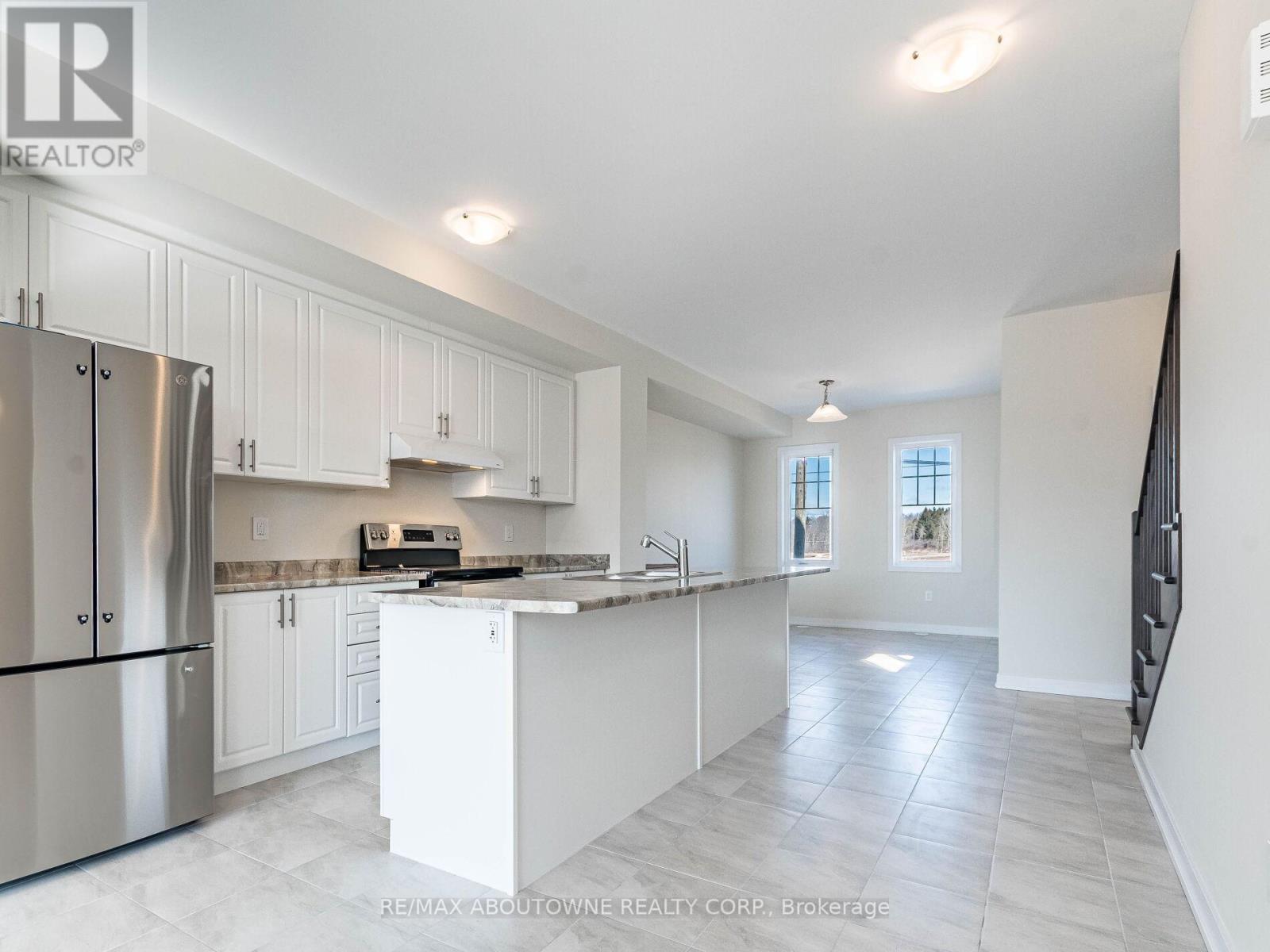 81 Melody Lane, Thorold, Ontario  L3B 0L4 - Photo 9 - X12761294