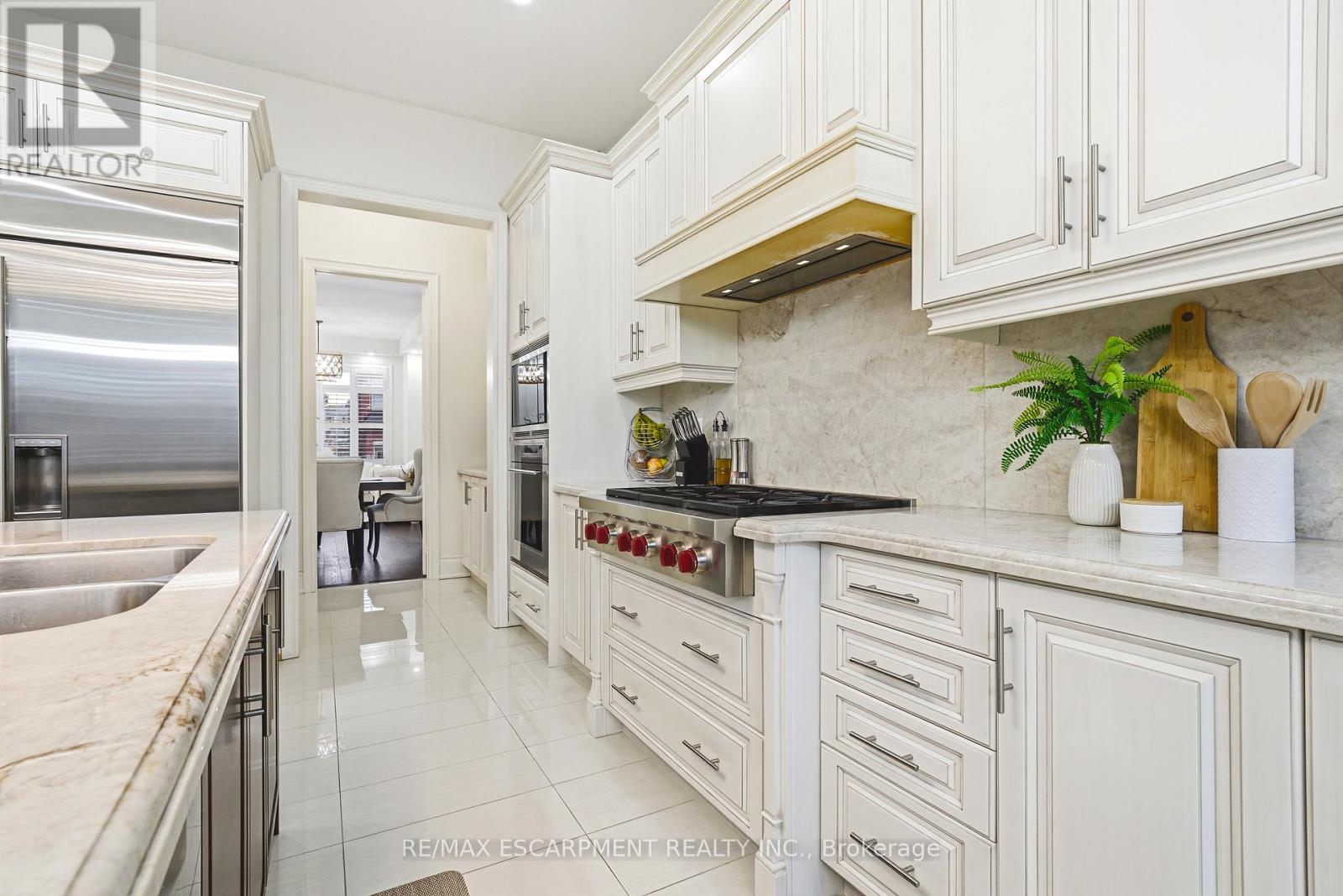 60 Golden Hawk Drive, Hamilton, Ontario  L8B 1W9 - Photo 9 - X12761346