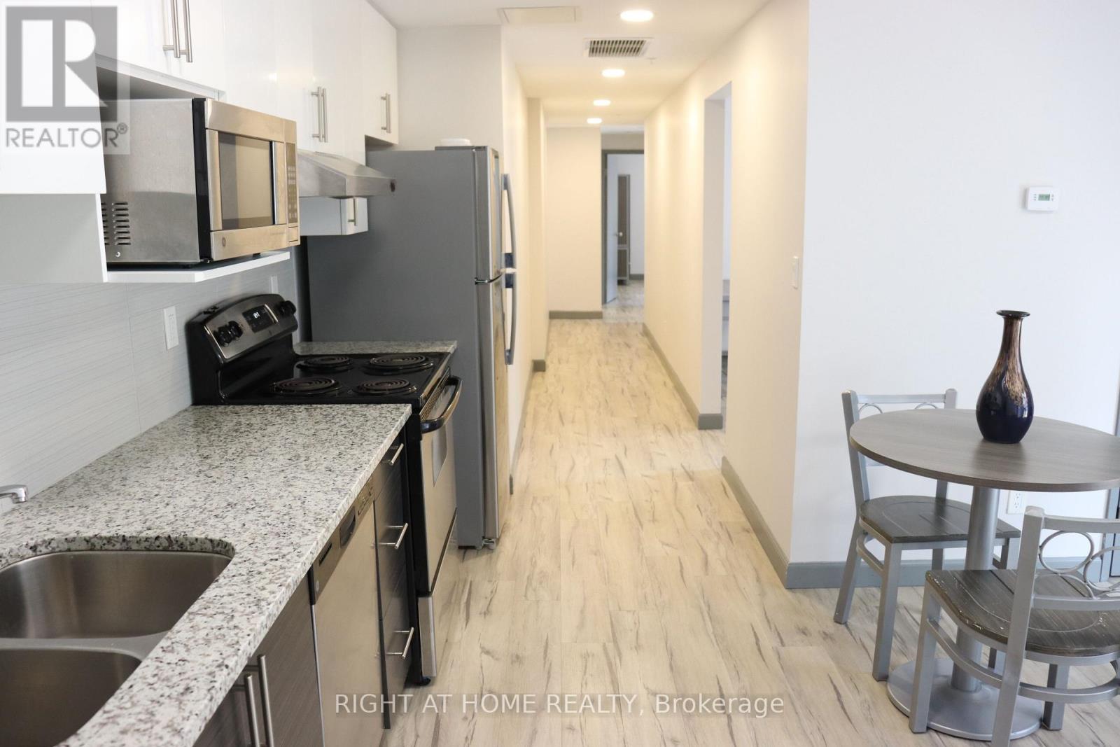 215 - 258b Sunview Street, Waterloo, Ontario  N2L 3V9 - Photo 6 - X12761464