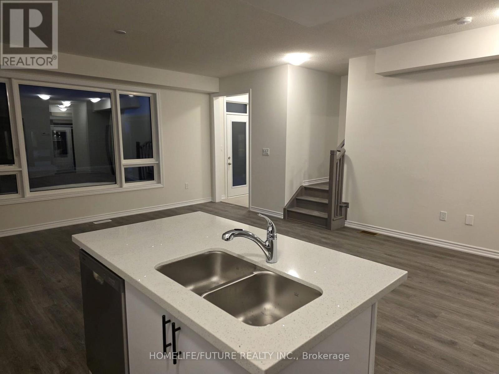 166 Alcorn Drive, Kawartha Lakes, Ontario  K9V 0T2 - Photo 5 - X12761480