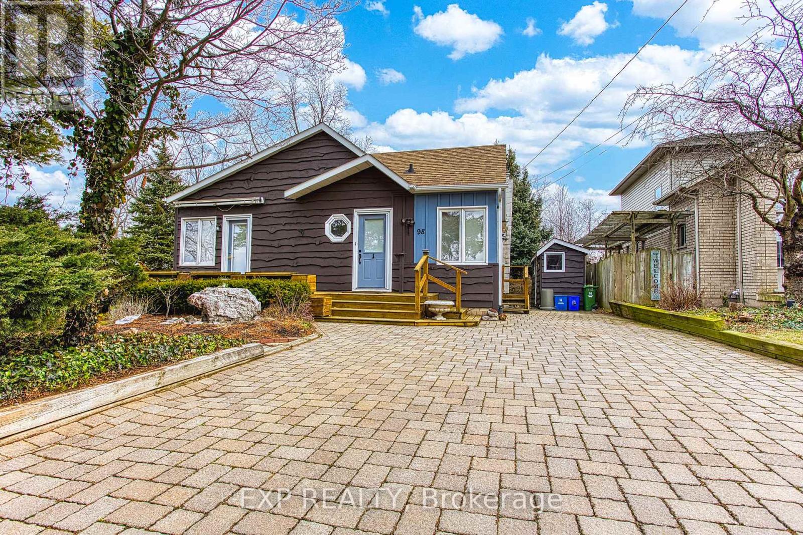 98 Creanona Boulevard, Hamilton, Ontario  L8E 5T3 - Photo 2 - X12761512