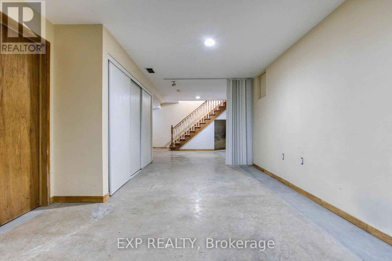 98 Creanona Boulevard, Hamilton, Ontario  L8E 5T3 - Photo 32 - X12761512