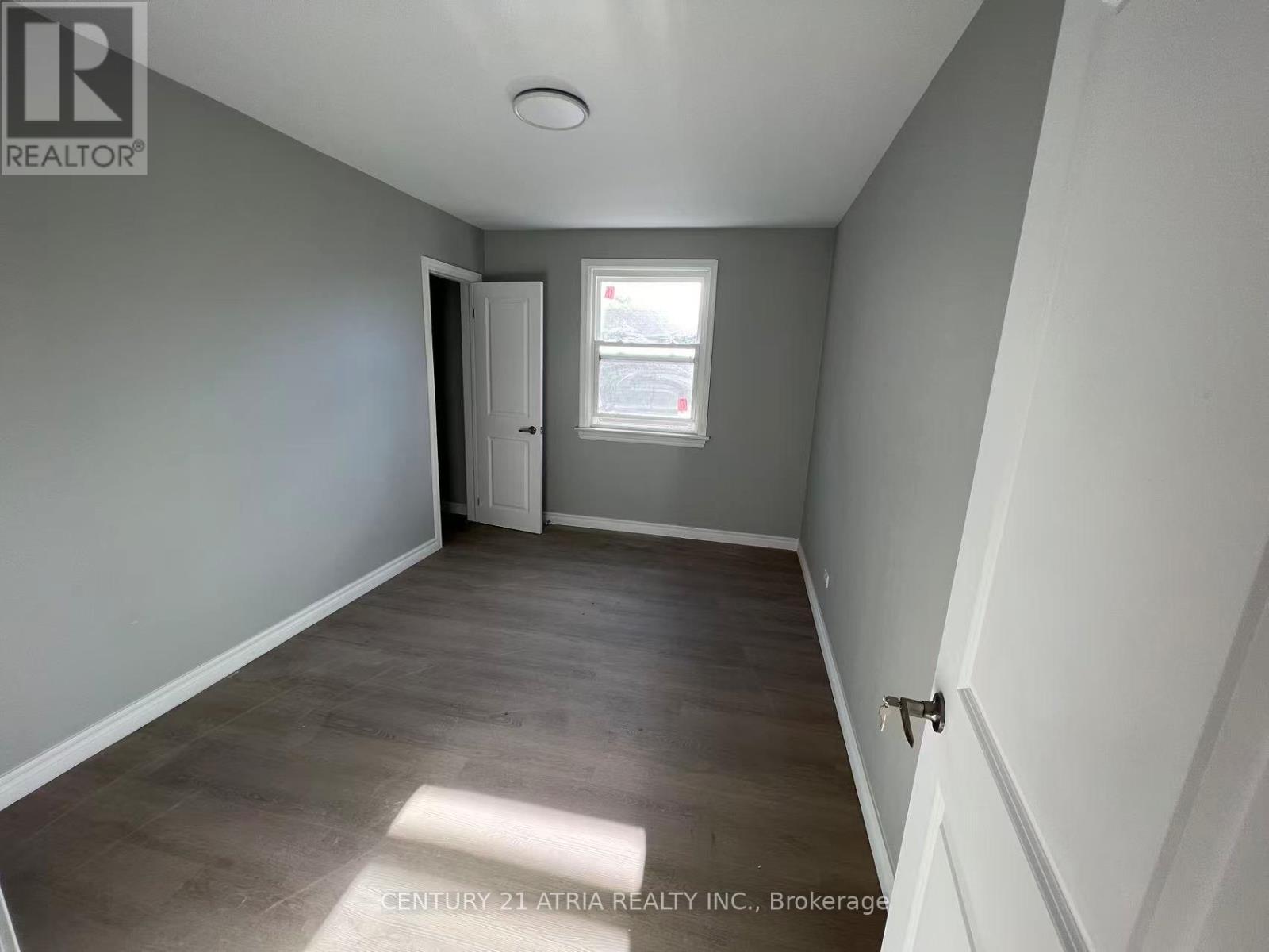 Upper - 757 Lock Street, Peterborough, Ontario  K9J 2Z3 - Photo 3 - X12759948