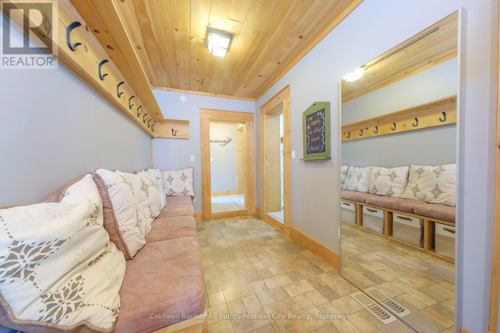 511 Havelock Street, Huron-Kinloss, Ontario  N0G 2H0 - Photo 9 - X12372855