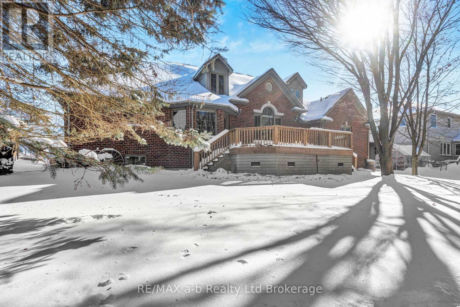 21 Windemere Avenue, Tillsonburg, Ontario  N4G 5M8 - Photo 4 - X12761832