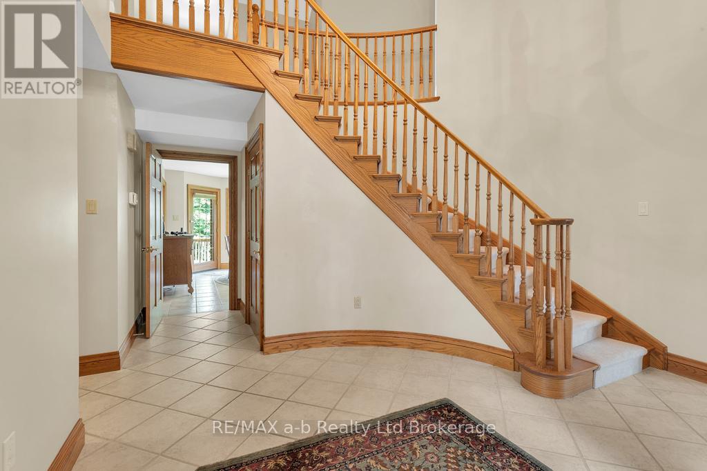 21 Windemere Avenue, Tillsonburg, Ontario  N4G 5M8 - Photo 9 - X12761832