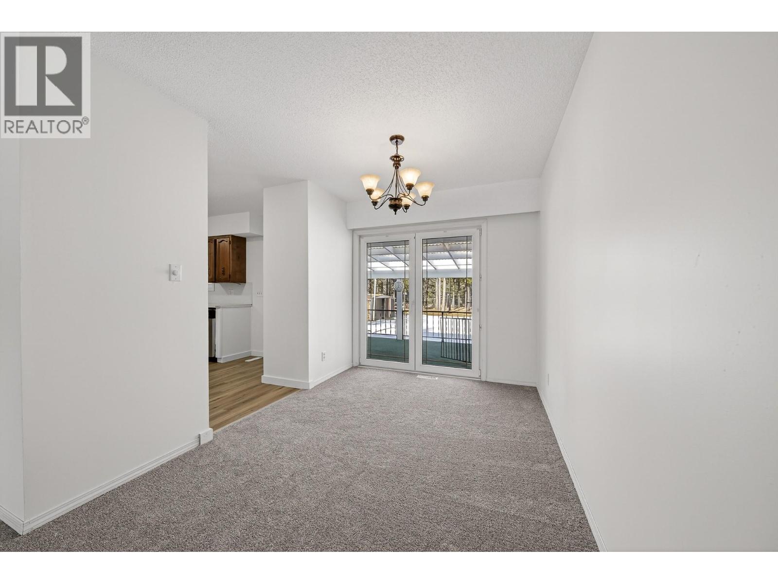 261 Pine Avenue, Sparwood, British Columbia  V0B 2G0 - Photo 10 - 10371910