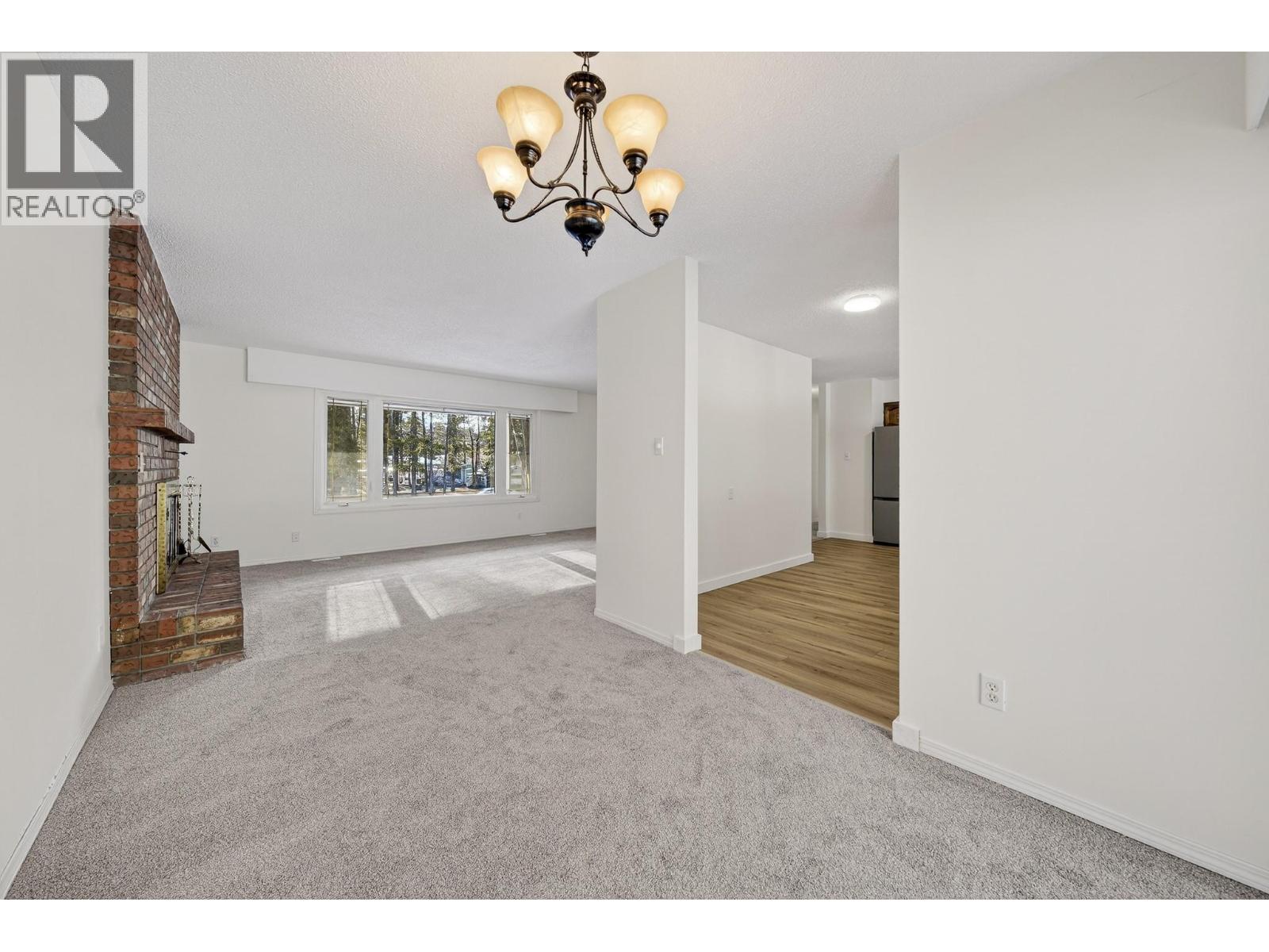 261 Pine Avenue, Sparwood, British Columbia  V0B 2G0 - Photo 12 - 10371910