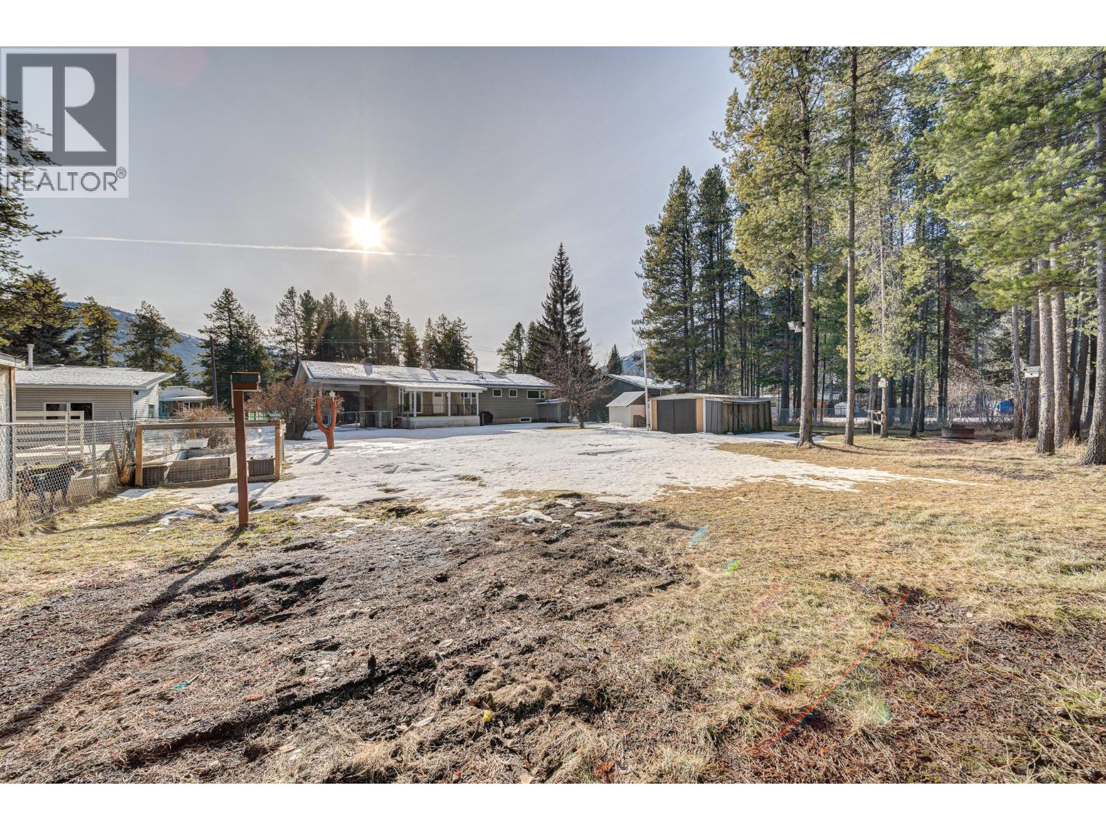 261 Pine Avenue, Sparwood, British Columbia  V0B 2G0 - Photo 40 - 10371910